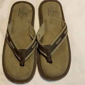 Blue fin men's Size 14 memory foam sandals brown/tan